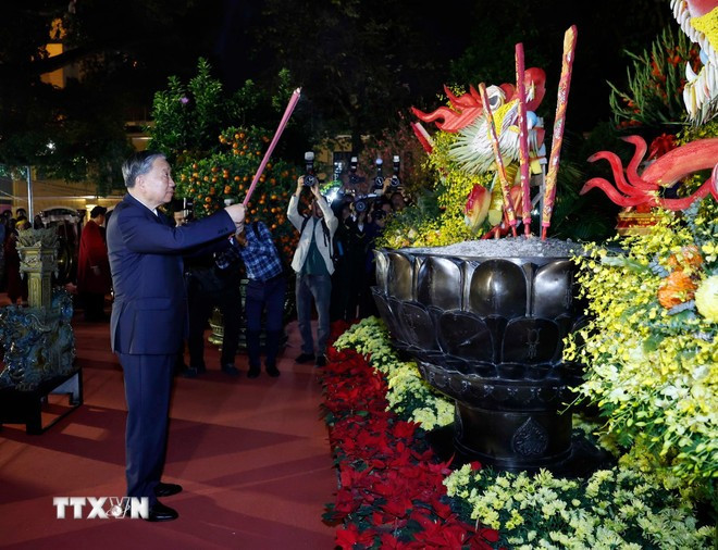 Tổng Bí thư Tô Lâm thăm, chúc Tết Đảng bộ, chính quyền, nhân dân Thủ đô Hà Nội -0