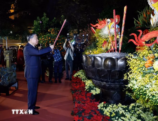 Tổng Bí thư Tô Lâm thăm, chúc Tết Đảng bộ, chính quyền, nhân dân Thủ đô Hà Nội -0