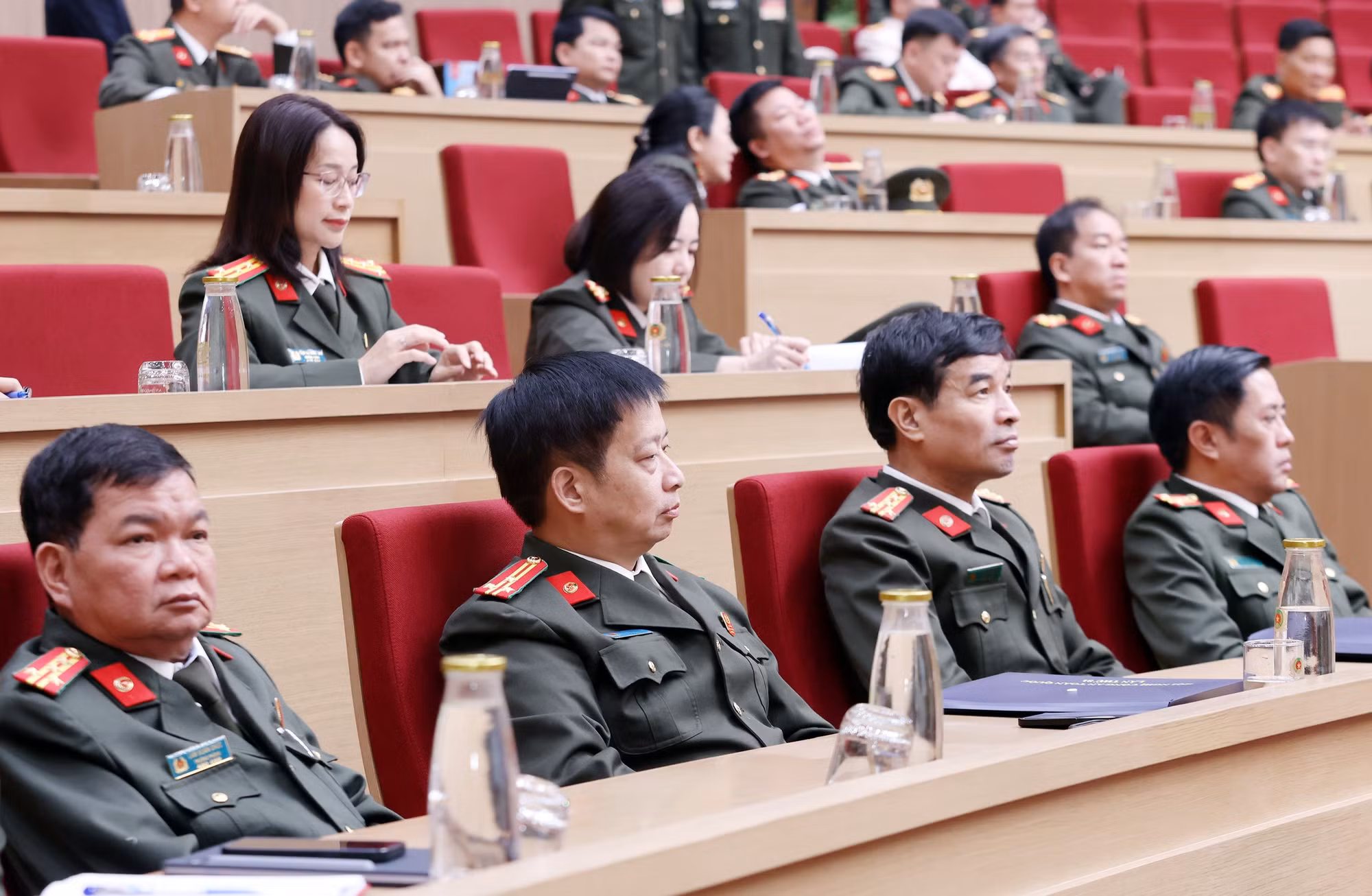 Các đại biểu tham dự hội nghị.