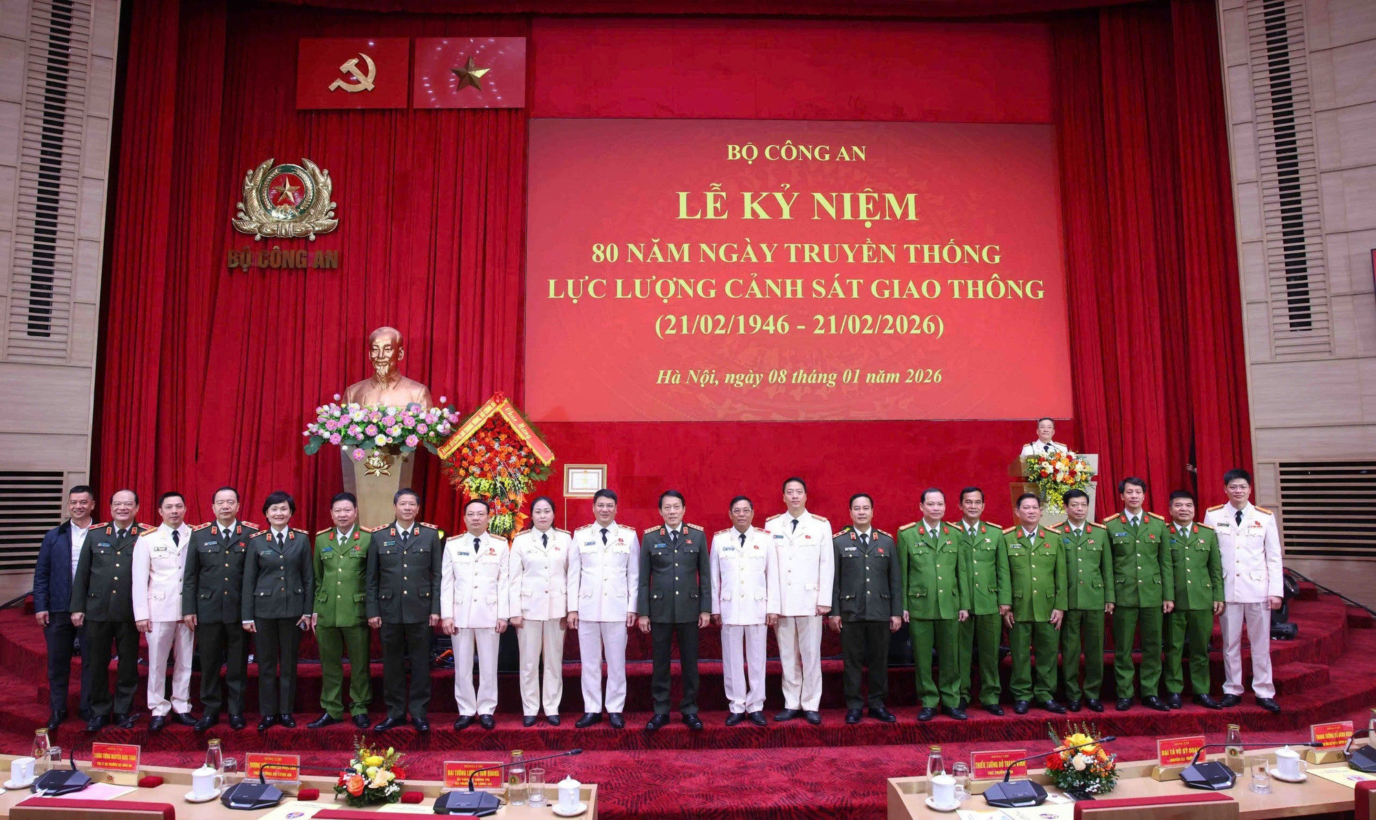 Lực lượng CSGT đón nhận Huân chương Quân công hạng Nhất -0