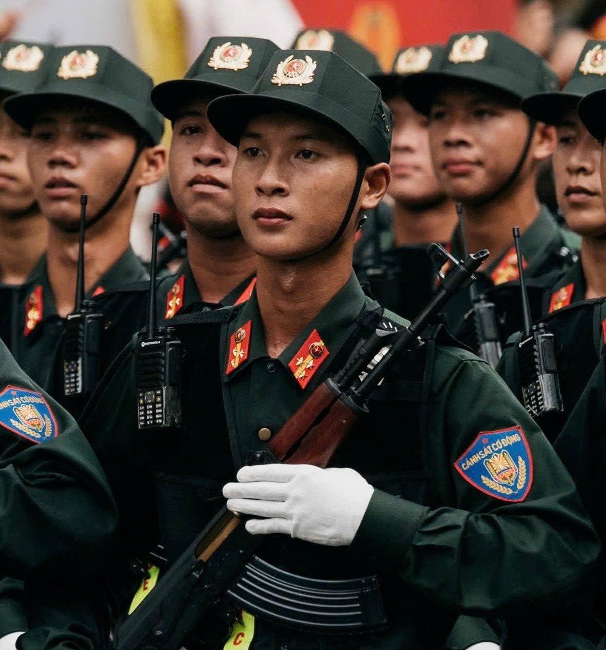 “Tiến lên!” – Khi lời hiệu triệu trở thành mệnh lệnh hành động -0