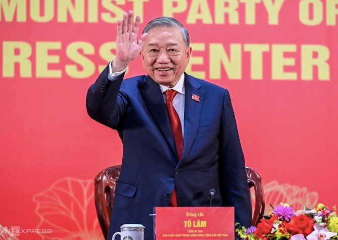 Sự chọn lựa của lịch sử và niềm tin tuyệt đối của Đảng -0