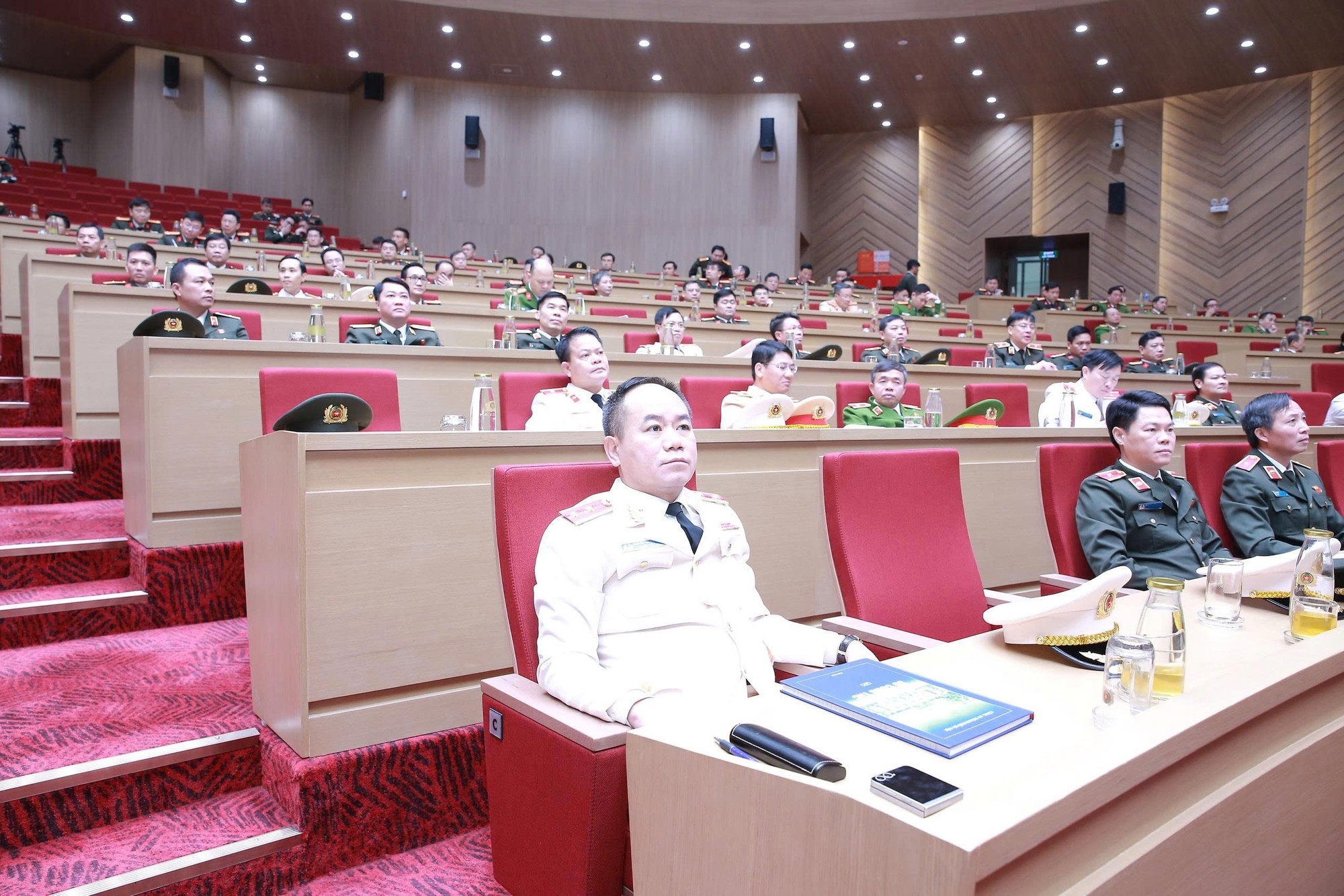 Theo lời Bác dạy - Đổi mới tư duy - Nâng cao tri thức - Chính quy hiện đại - Vì Đảng, vì dân ảnh 11