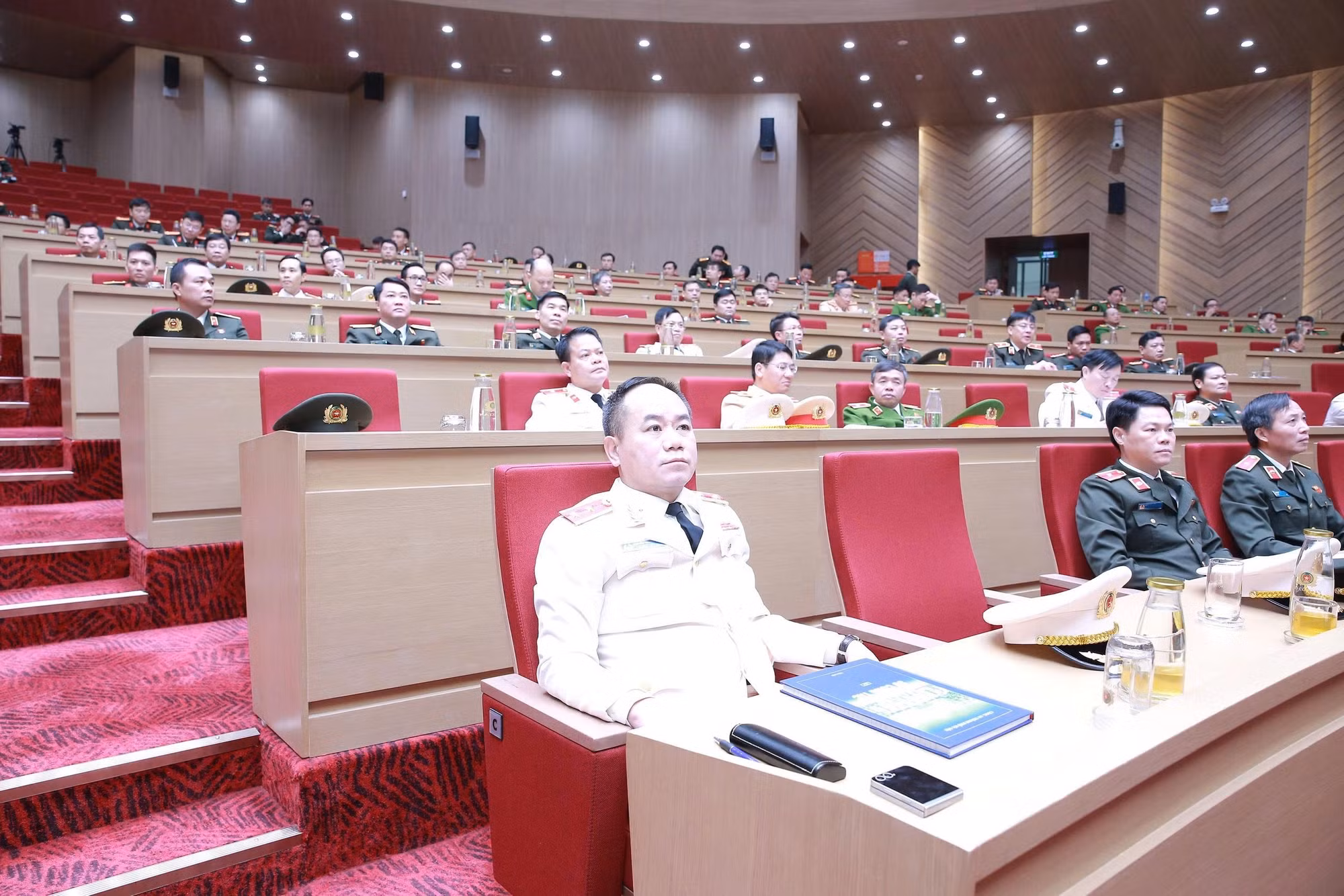 Theo lời Bác dạy - Đổi mới tư duy - Nâng cao tri thức - Chính quy hiện đại - Vì Đảng, vì dân ảnh 11