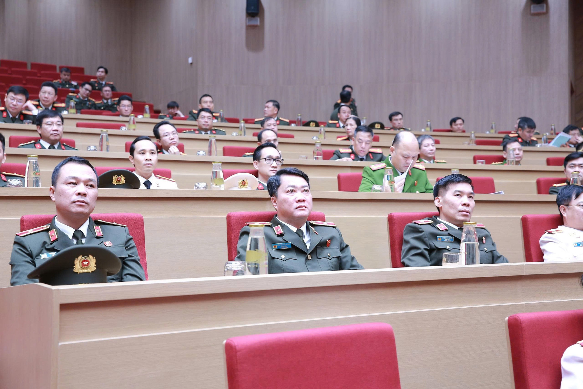 Theo lời Bác dạy - Đổi mới tư duy - Nâng cao tri thức - Chính quy hiện đại - Vì Đảng, vì dân ảnh 8