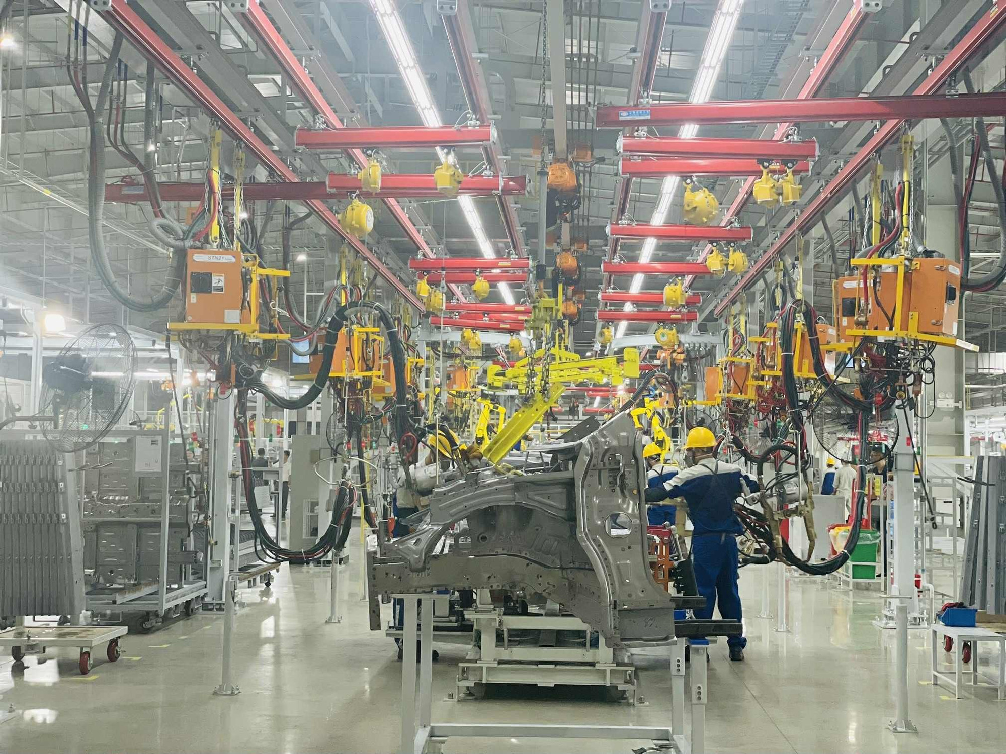 Tiến lên bằng hành động -0