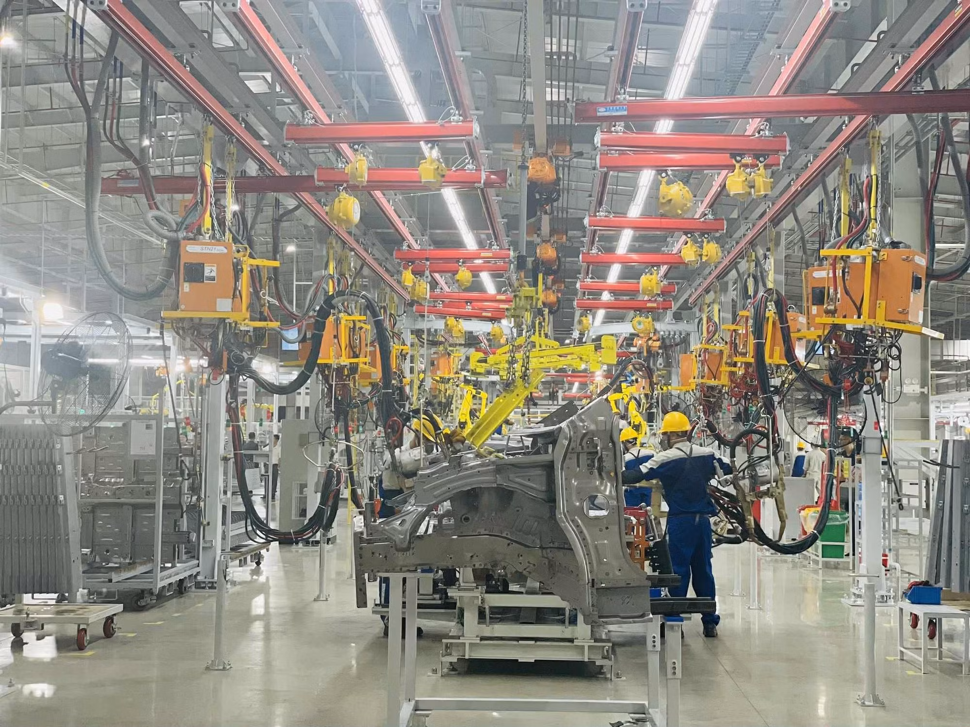 Tiến lên bằng hành động -0