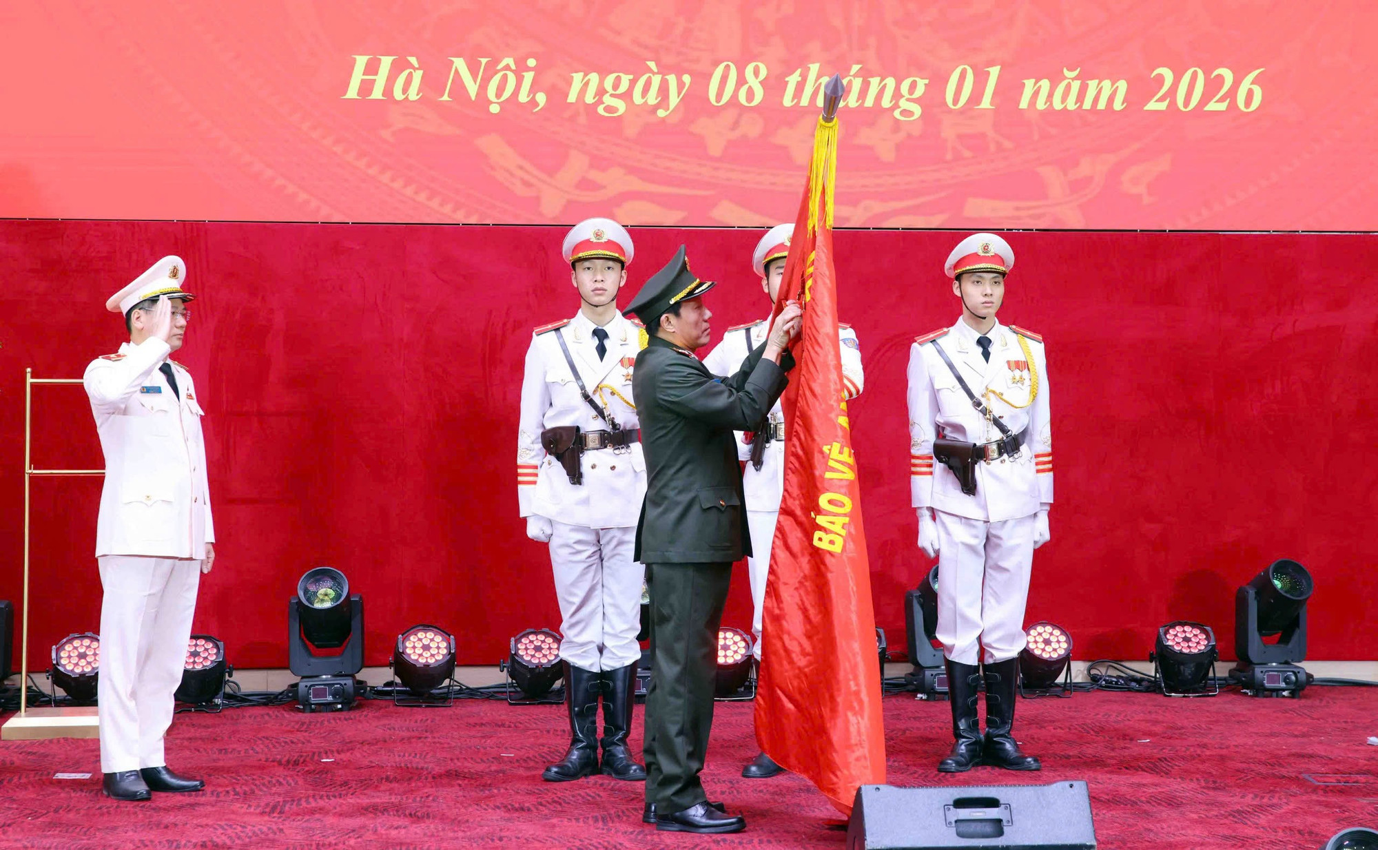 Lực lượng CSGT đón nhận Huân chương Quân công hạng Nhất -0