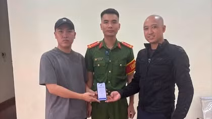 Trả lại 5 tỷ đồng cho người chuyển nhầm 
