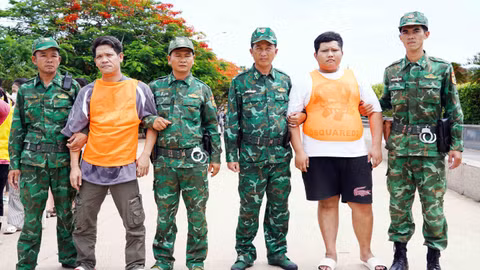 Phát hiện 2 đối tượng truy nã khi tiếp nhận 180 người trở về từ Campuchia