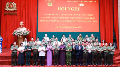 Tôn vinh 88 tập thể, cá nhân ban công tác mặt trận điển hình tiên tiến