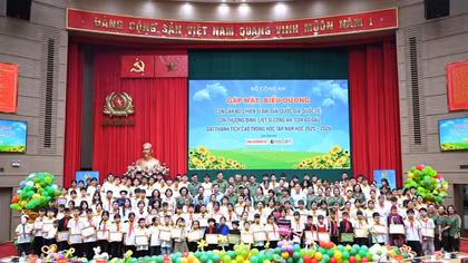 Bộ Công an biểu dương con cán bộ, chiến sĩ đạt thành tích xuất sắc