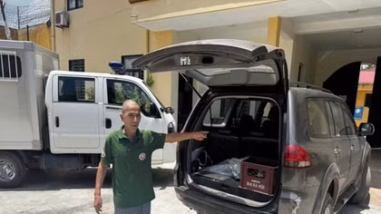 Đặt phong bì 20 triệu đồng vào xe công vụ nhằm tác động "chạy tội"