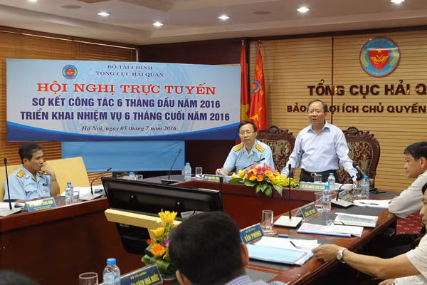 Thứ trưởng Bộ Tài chính Đỗ Hoàng Anh Tuấn phát biểu chỉ đạo hội nghị. Ảnh: Hữu Linh