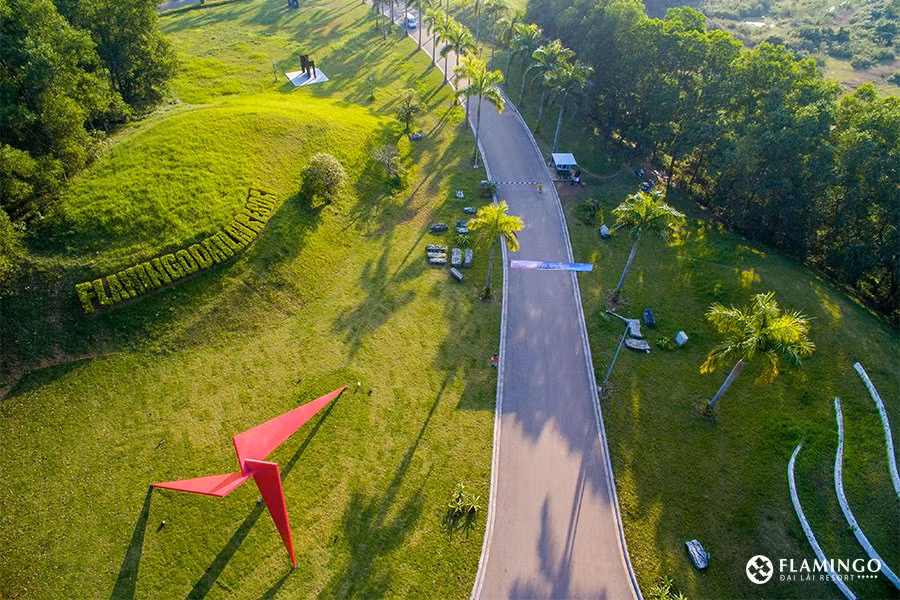 Triển lãm nghệ thuật điêu khắc tại Flamingo Đại Lải