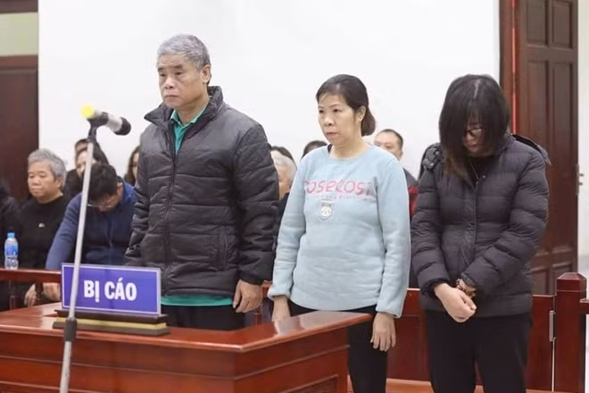 Các bị cáo tại phiên tòa.