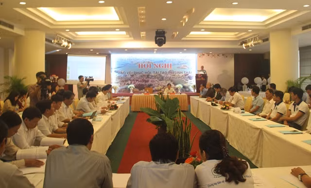 Các đại biểu tham dự hội nghị.