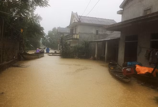 Mưa lũ ở tỉnh Thừa Thiên- Huế đã làm 8 người chết và mất tích.