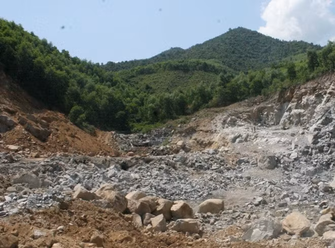 Mỏ đá Khe Diều, nơi xảy ra vụ mất trộm hàng ngàn kíp nổ mìn.
