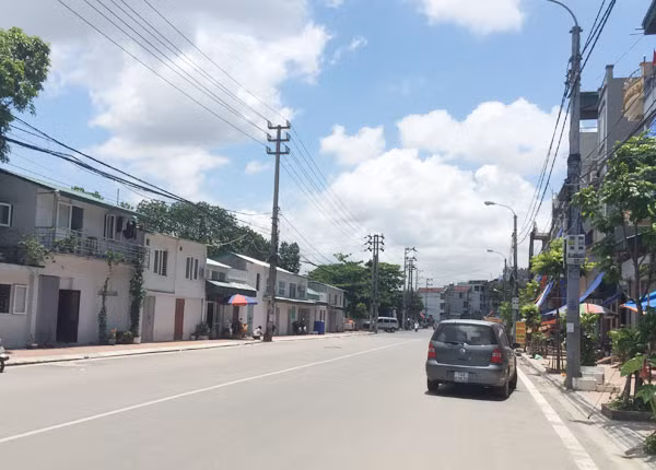 Tỉnh lộ 337 khang trang, đẹp đẽ nhờ sự hiến đất của 806 hộ dân. Tỉnh lộ 337 khang trang, đẹp đẽ nhờ sự hiến đất của 806 hộ dân.