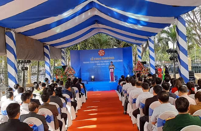 Quang cảnh buổi lễ khai trương