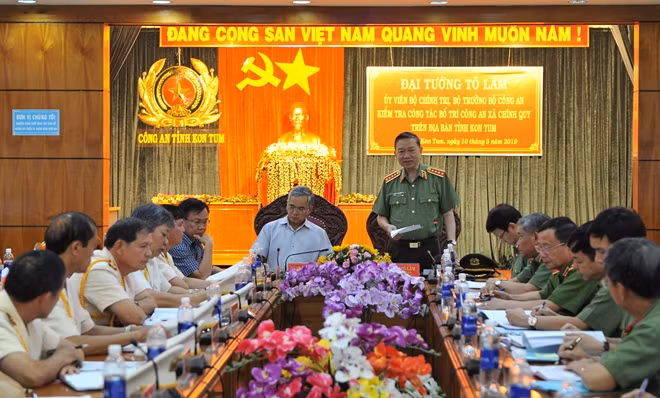 Bộ trưởng Tô Lâm phát biểu chỉ đạo tại buổi làm việc.