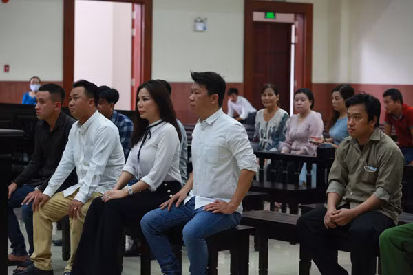 Các bị cáo tại phiên tòa.