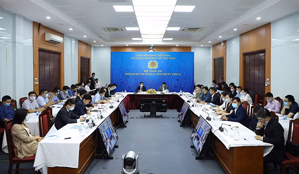Các đại biểu tham dự Hội nghị trực tuyến.