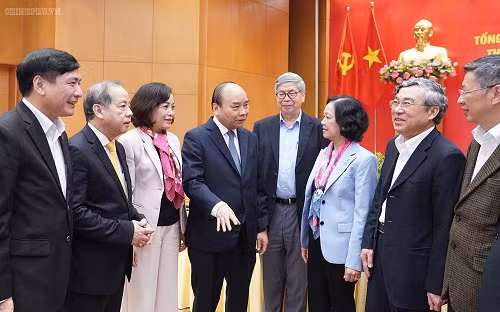 Thủ tướng cùng các đại biểu dự Hội nghị.