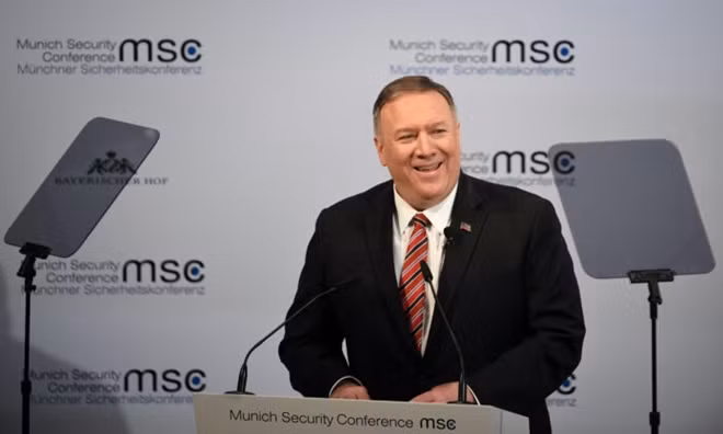 Với Ngoại trưởng Mỹ Mike Pompeo, “phương Tây vẫn đang cùng nhau chiến thắng”.