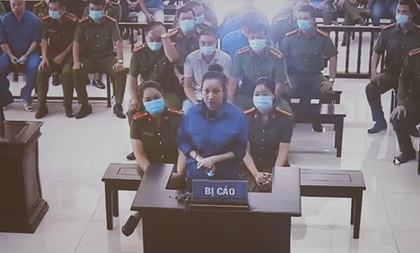 Bị cáo Dương (vợ Đường). Bị cáo Dương (vợ Đường).