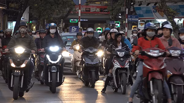 Ý thức tham gia giao thông của người dân...