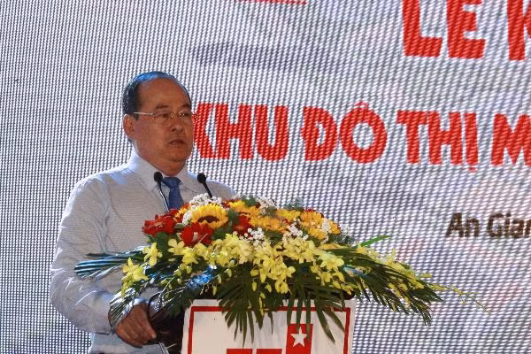 Ông Nguyễn Thanh Bình - Phó Bí thư, Chủ tịch UBND tỉnh An Giang hoan nghênh dự án 'Cỗ xe tam mã' đô thị mới Sao Mai Tây Cái Dầu.