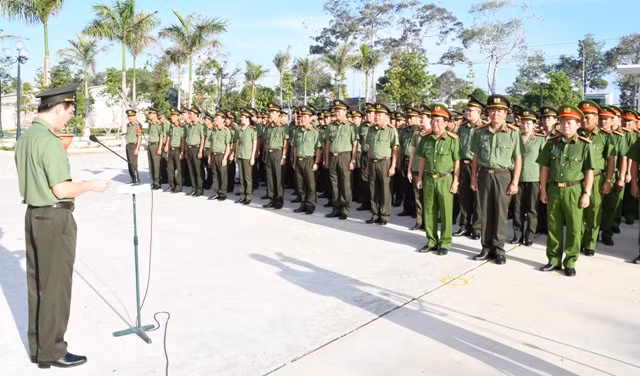Đại tá Vũ Hoài Bắc, Bí thư Đảng ủy, Giám đốc Công an tỉnh Trà Vinh, phát động cao điểm tấn công, trấn áp tội phạm, bảo đảm ANTT.