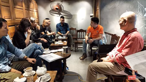 Các họa sĩ trong nhóm “Đa diện”.