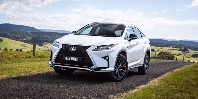 Gần 300 xe sang Lexus RX350 bị triệu hồi vì lỗi phần mềm điều khiển hộp số.