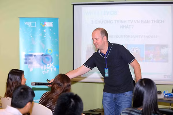 Hội thảo về làm phim cùng các chuyên gia - hoạt động hỗ trợ của ban tổ chức dành cho thí sinh.