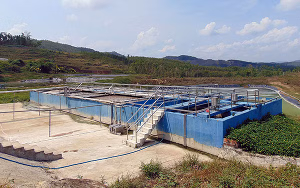 Khu vực xử lý nước thải của trang trại heo Công ty Hùng Vân.