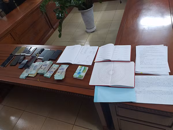 Tang vật vụ án. Tang vật vụ án.