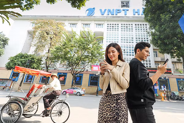 Khách hàng hãy truy cập ứng dụng My VNPT chọn chương trình “Thank you, 25 – Săn Apple”.