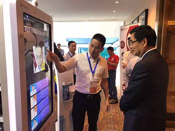 Giới thiệu giải pháp, sản phẩm CNTT của MobiFone tại Hội thảo - triển lãm quốc tế Smart IoT.
