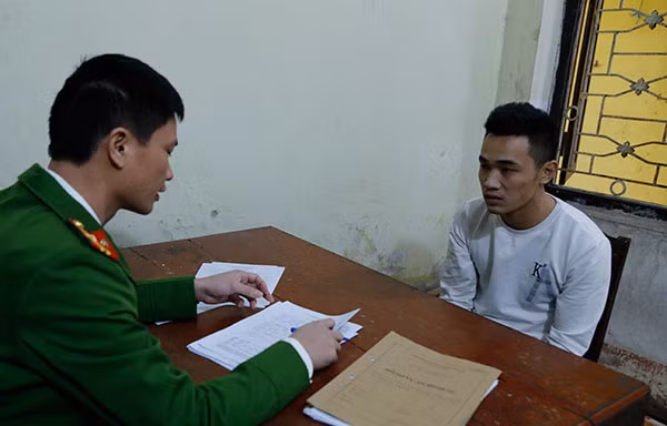 Đối tượng Khoa tại cơ quan Công an.