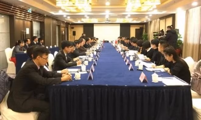 Cuộc đàm phán vòng 10 diễn ra hồi cuối năm 2017 tại Trung Quốc. Ảnh: TTXVN.