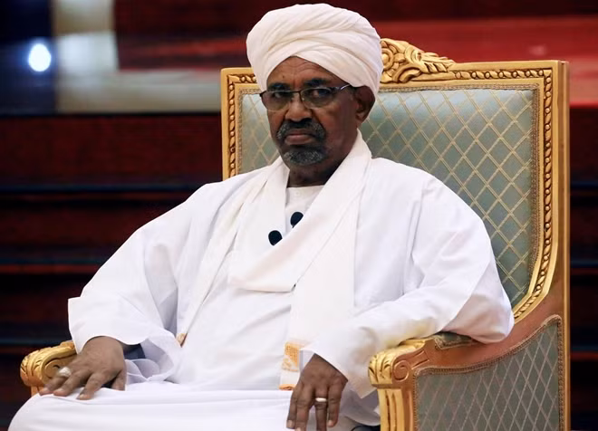 Cựu Tổng thống Sudan Omar al-Bashir. Ảnh Reuters.