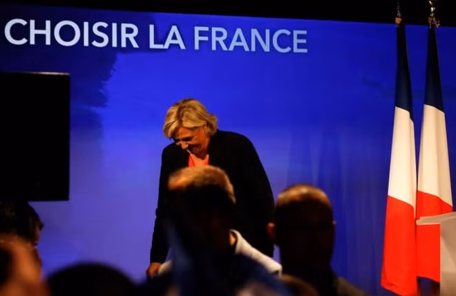 Bà Le Pen tuyên bố thất bại nhưng đây vẫn là thành công lớn của đảng FN của bà. Ảnh Reuters