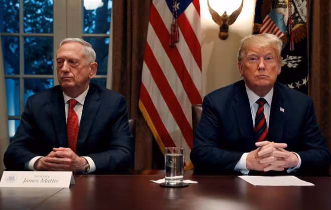 Tổng thống Mỹ quyết định cho ông Mattis nghỉ hưu sớm hơn hai tháng so với dự kiến. Ảnh Reuters.