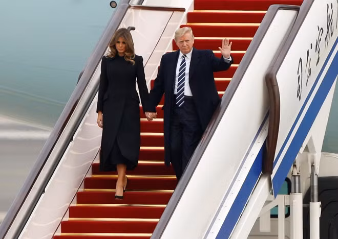 Tổng thống Mỹ Donald Trump ngày 8-11 đặt chân tới thủ đô Bắc Kinh, bắt đầu chuyến thăm chính thức kéo dài ba ngày tại Trung Quốc