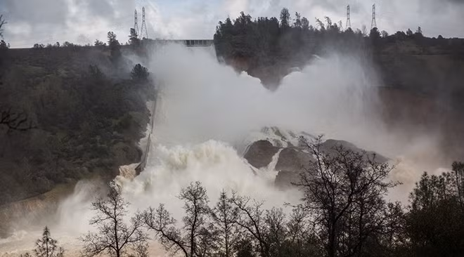 Đập thủy điện Oroville ở Oroville, California