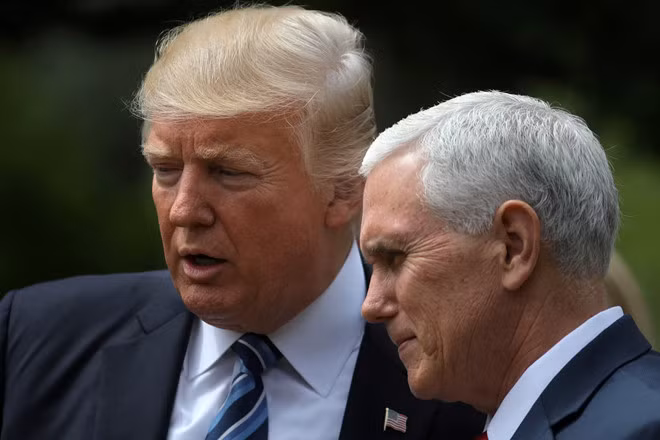 Tổng thống Mỹ Donald Trump và Phó Tổng thống Mike Pence. Ảnh Reuters