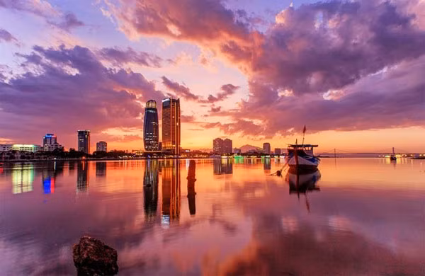 Màu chiều. Ảnh: Lê Huy Tuấn.